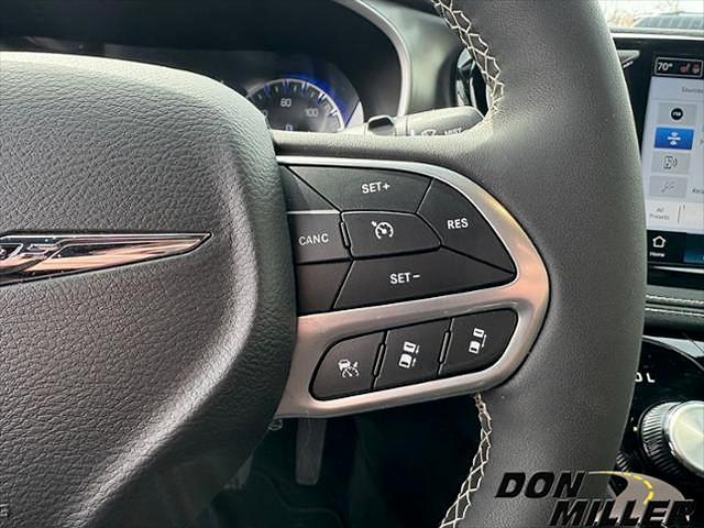2026 Chrysler Pacifica Select AWD