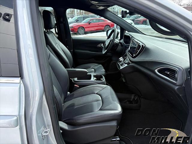 2026 Chrysler Pacifica Select AWD