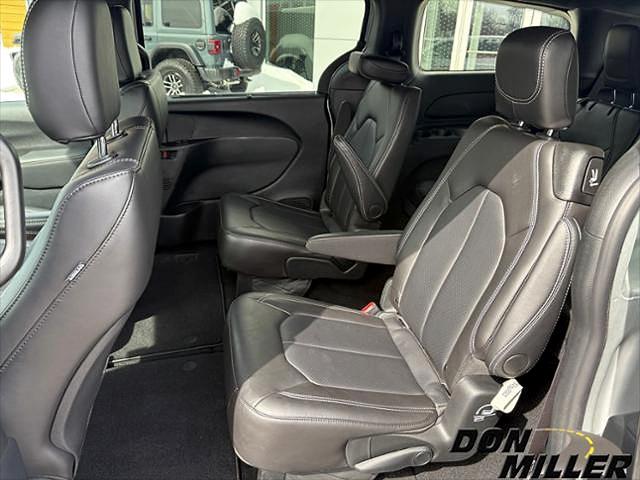 2026 Chrysler Pacifica Select AWD