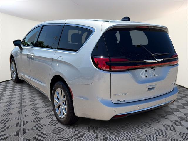 2026 Chrysler Pacifica Select AWD