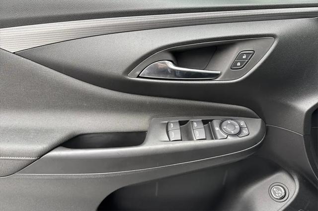 2026 Buick NV Avenir FWD