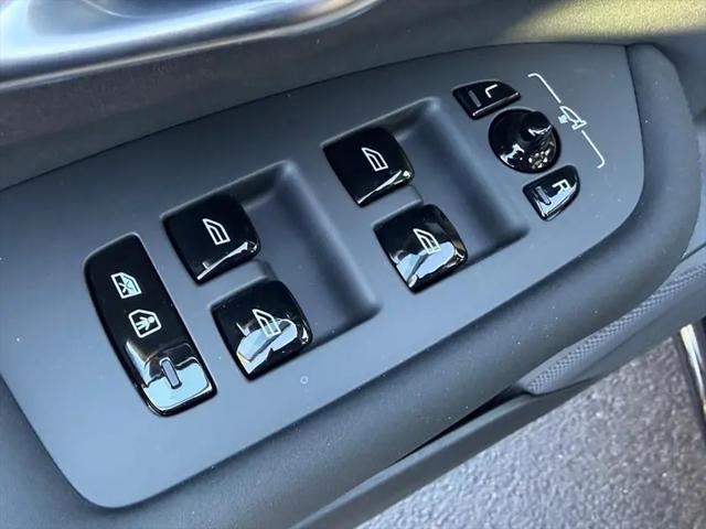 2026 Volvo XC90 Plug-In Hybrid Ultra, T8 AWD, Electric/Gasoline, Bright, 7 Seats