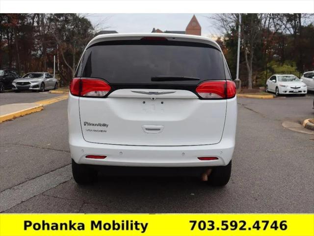 2020 Chrysler Voyager L