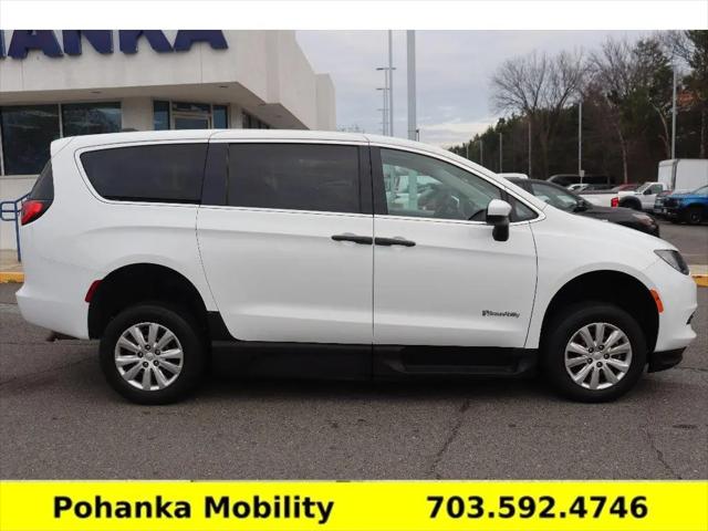 2020 Chrysler Voyager L