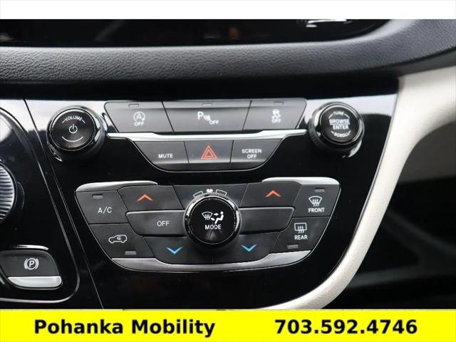 2020 Chrysler Voyager L