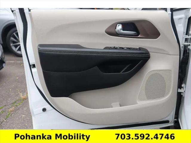 2020 Chrysler Voyager L