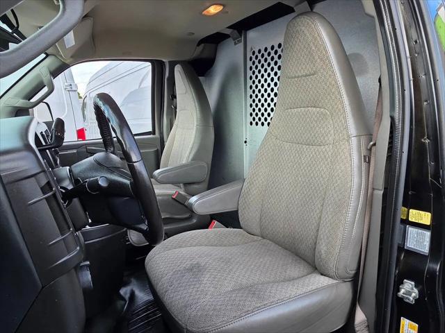 2023 GMC Savana Cargo RWD 3500 Extended Wheelbase Work Van