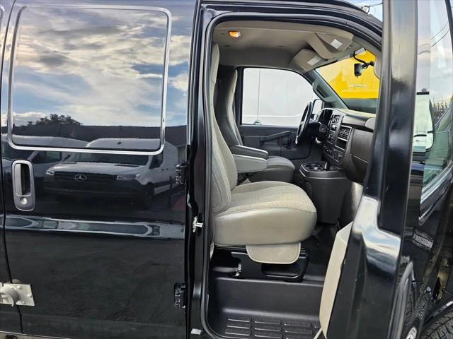 2023 GMC Savana Cargo RWD 3500 Extended Wheelbase Work Van