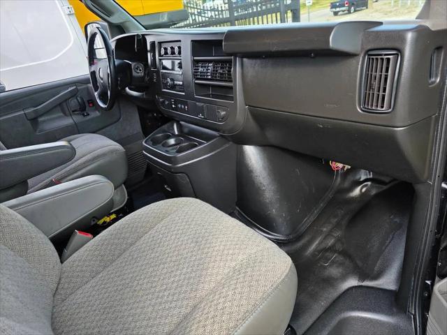 2023 GMC Savana Cargo RWD 3500 Extended Wheelbase Work Van