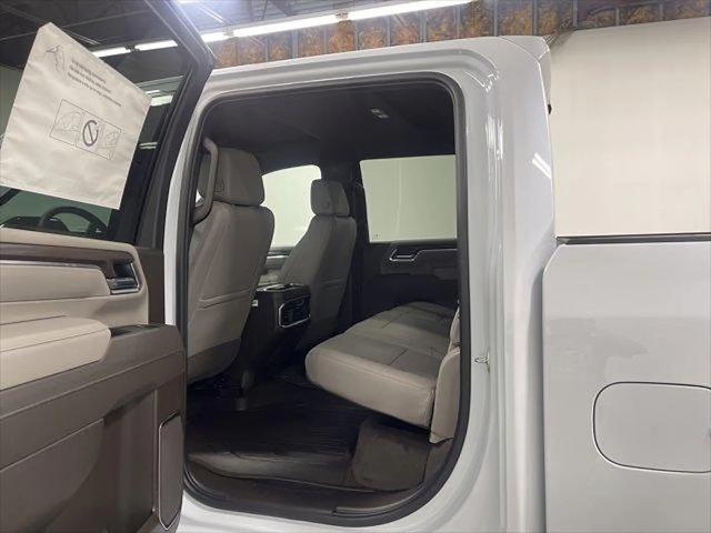 2026 GMC Sierra 2500HD Crew Cab, Standard Bed, SLT, 4WD