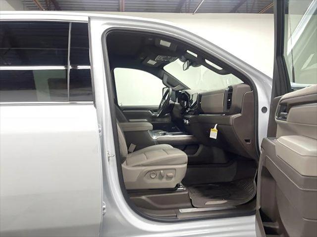 2026 GMC Sierra 2500HD Crew Cab, Standard Bed, SLT, 4WD