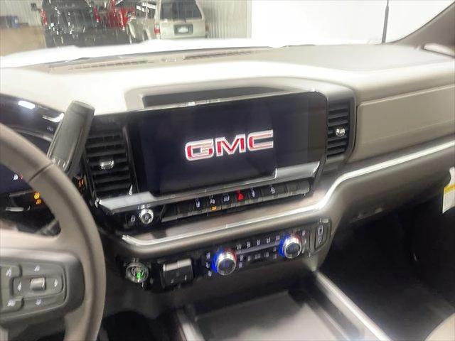2026 GMC Sierra 2500HD Crew Cab, Standard Bed, SLT, 4WD
