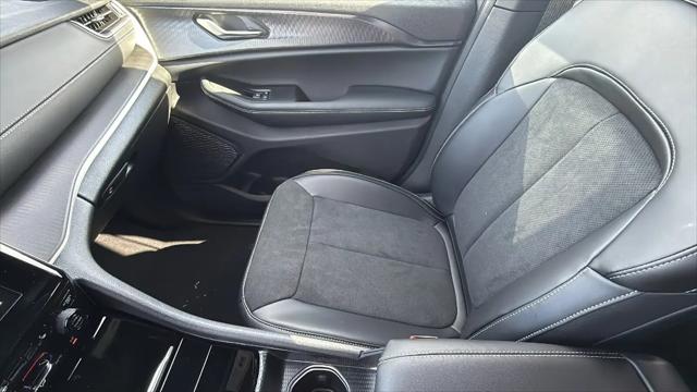 2025 Jeep Grand Cherokee Altitude X 4x4