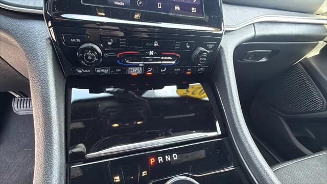 2025 Jeep Grand Cherokee Altitude X 4x4