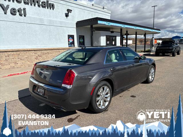 2020 Chrysler 300 Touring L AWD 2020 Chrysler 300 Touring L AWD