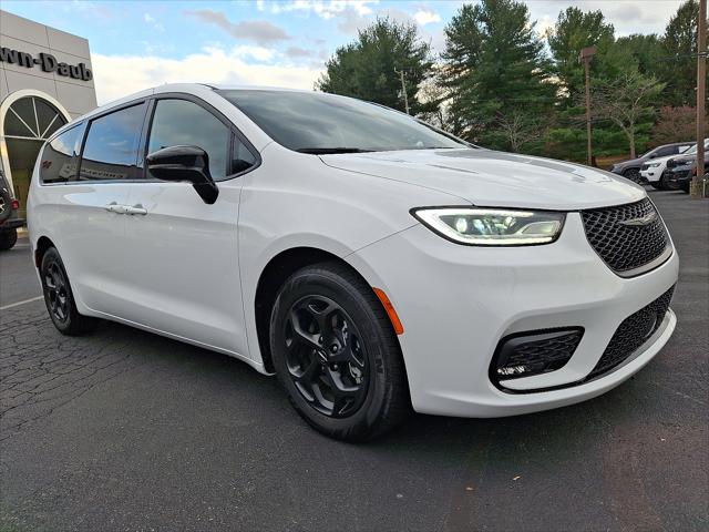 2023 Chrysler Pacifica Hybrid Limited 2023 Chrysler Pacifica Hybrid Limited