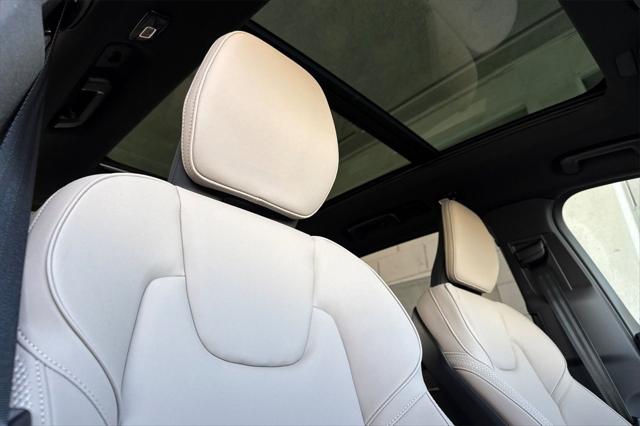 2026 Volvo XC90 Plus, B6 AWD Gas (mild hybrid), Gasoline, Bright, 7 Seats