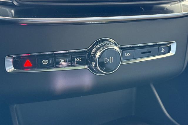 2026 Volvo XC90 Plus, B6 AWD Gas (mild hybrid), Gasoline, Bright, 7 Seats
