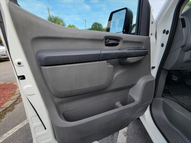 2020 Nissan 1500 SV Standard Roof V6