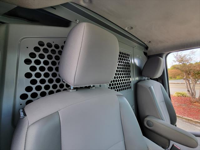 2020 Nissan 1500 SV Standard Roof V6