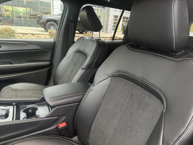2025 Jeep Grand Cherokee Altitude X 4x4
