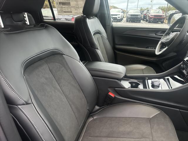 2025 Jeep Grand Cherokee Altitude X 4x4