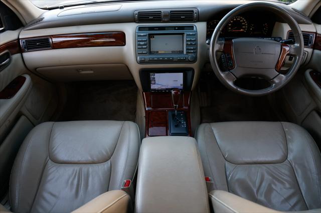 2000 Toyota Crown Majesta RHD