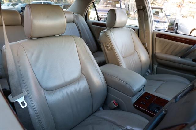 2000 Toyota Crown Majesta RHD