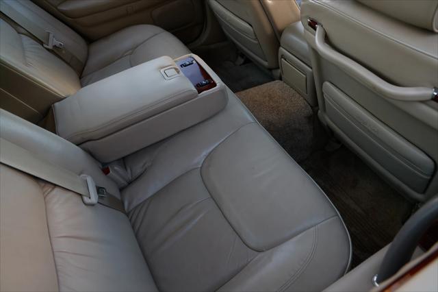 2000 Toyota Crown Majesta RHD
