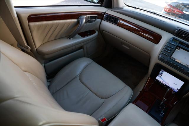 2000 Toyota Crown Majesta RHD