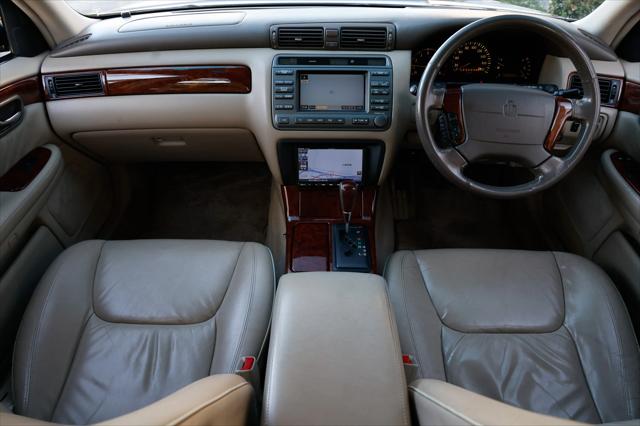 2000 Toyota Crown Majesta RHD