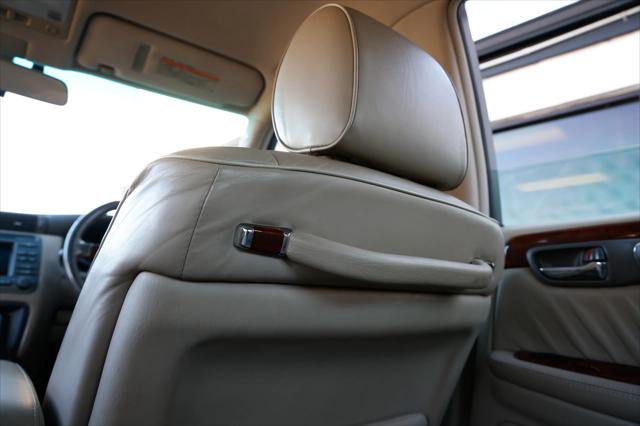 2000 Toyota Crown Majesta RHD