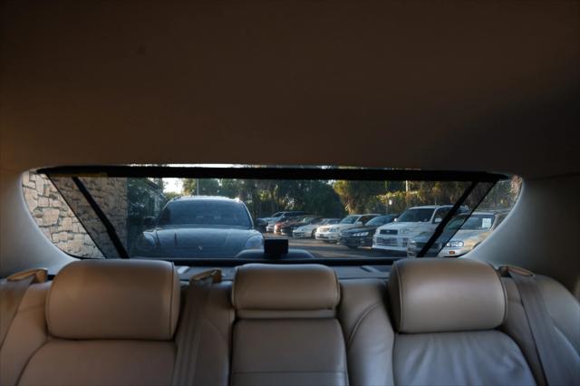 2000 Toyota Crown Majesta RHD
