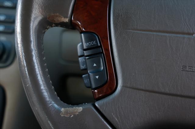 2000 Toyota Crown Majesta RHD