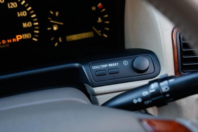 2000 Toyota Crown Majesta RHD