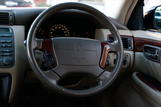 2000 Toyota Crown Majesta RHD