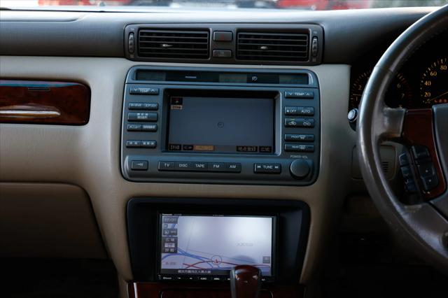 2000 Toyota Crown Majesta RHD