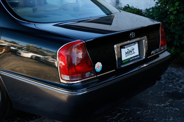 2000 Toyota Crown Majesta RHD