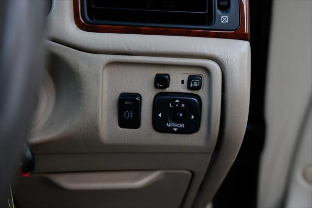 2000 Toyota Crown Majesta RHD