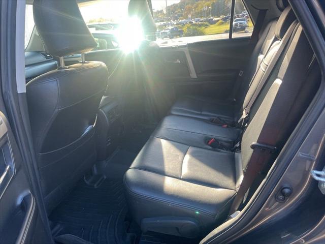 2016 Toyota 4Runner SR5 2016 Toyota 4Runner SR5