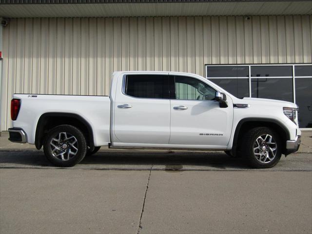 2023 GMC Sierra 1500 4WD Crew Cab Short Box SLT
