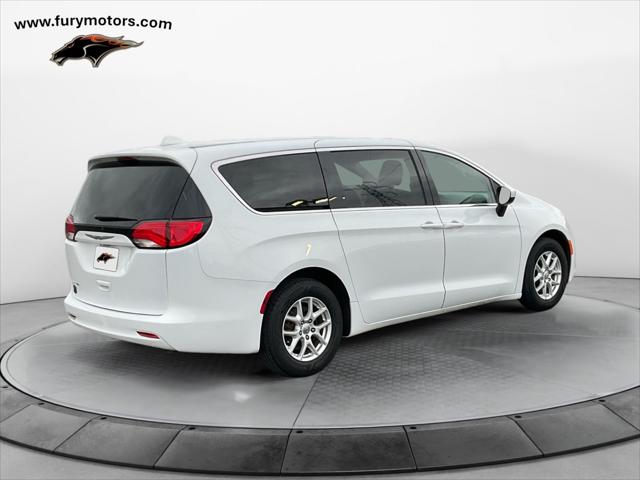 2020 Chrysler Voyager LX 2020 Chrysler Voyager LX