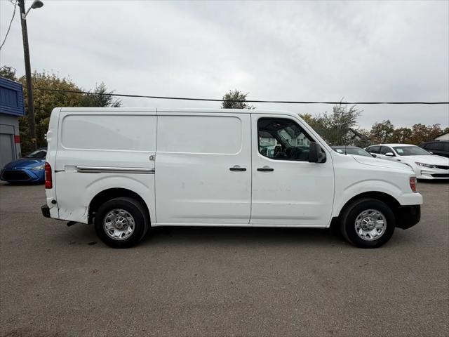 2016 Nissan 1500 SV V6