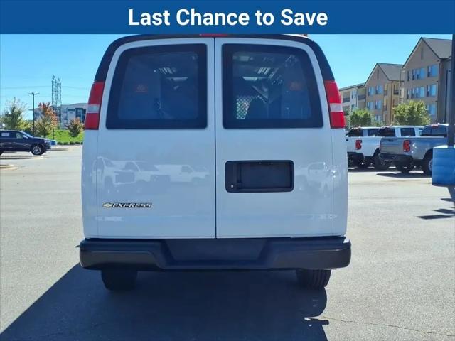 2025 Chevrolet Express Cargo Van RWD 2500 Regular Wheelbase WT