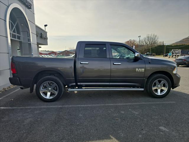 2017 RAM 1500 Express Crew Cab 4x4 57 Box 2017 RAM 1500 Express Crew Cab 4x4 57 Box