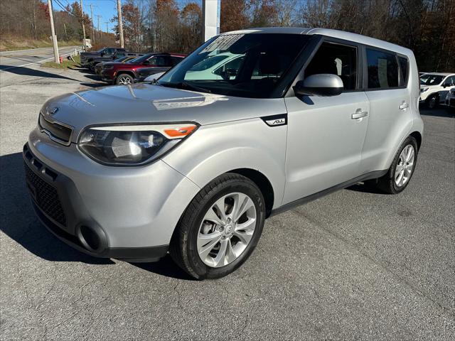 2015 Kia Soul + 2015 Kia Soul +