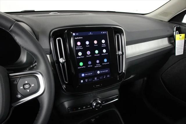 2026 Volvo XC40 Ultra, B5 AWD Gas (mild hybrid), Dark
