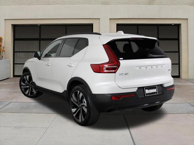 2026 Volvo XC40 Ultra, B5 AWD Gas (mild hybrid), Dark