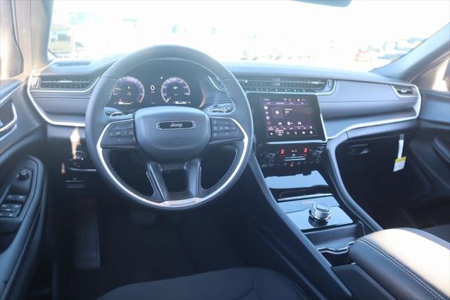 2025 Jeep Grand Cherokee GRAND CHEROKEE L LAREDO 4X4