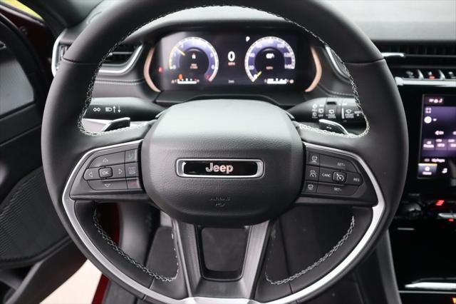 2025 Jeep Grand Cherokee GRAND CHEROKEE LAREDO 4X2